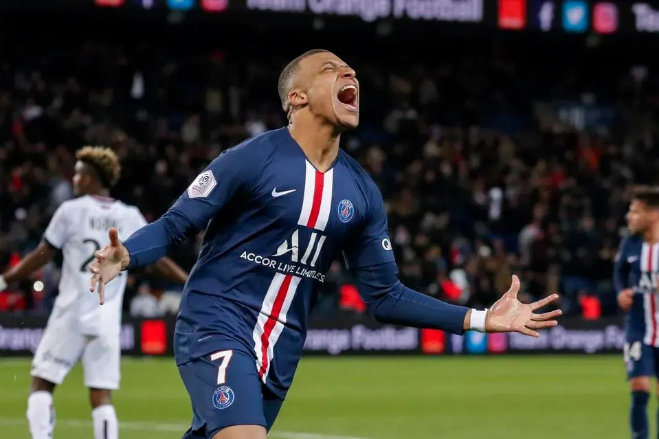 فريق إنجليزي يقطع الطريق على ريال مدريد لخطف "مبابي" بعرض مالي تاريخي