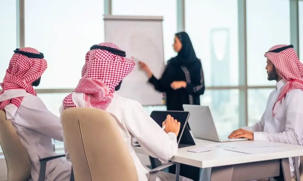 قرارات التنفيذ الجديدة.. هل تعيد رسم العلاقة بين العامل وصاحب العمل؟