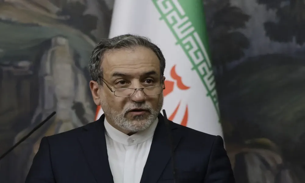 إيران تسعى لاتفاق نووي "مؤقت" مع اقتراب انتهاء مهلة المفاوضات