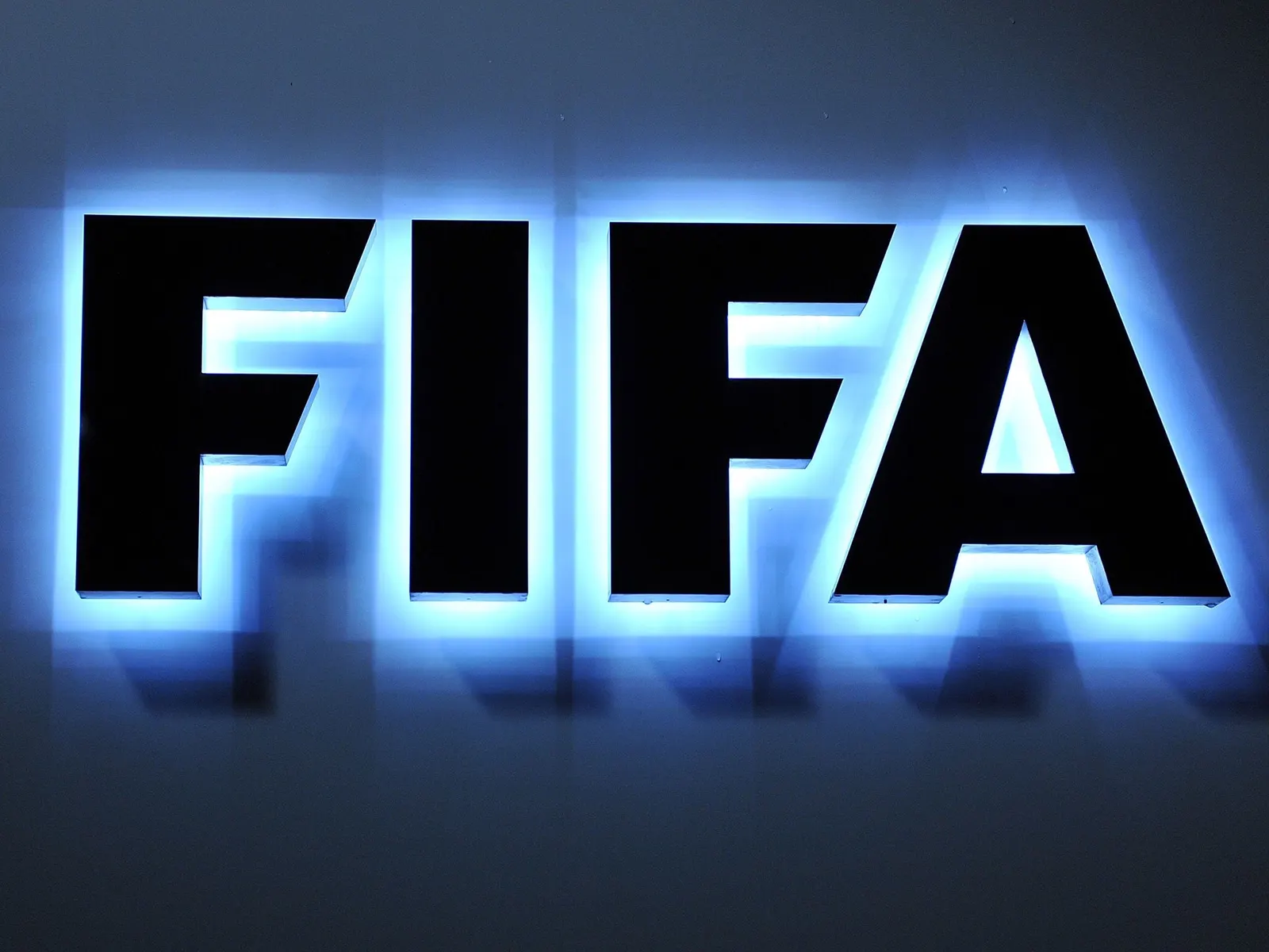ما وراء الملاعب.. كيف تُدار منظومة الفيفا؟