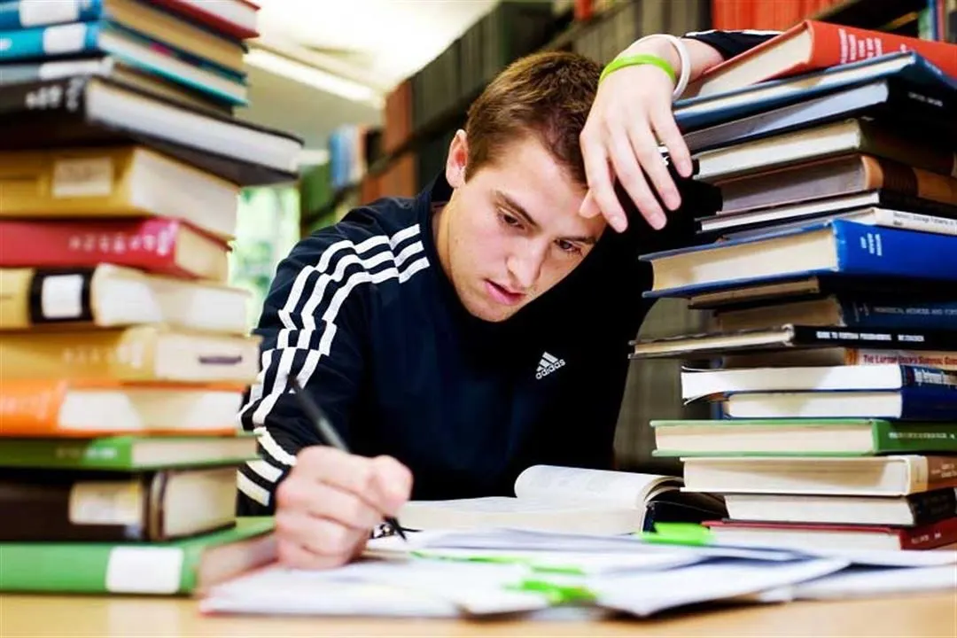 كيف تتعامل مع أيام الامتحانات؟