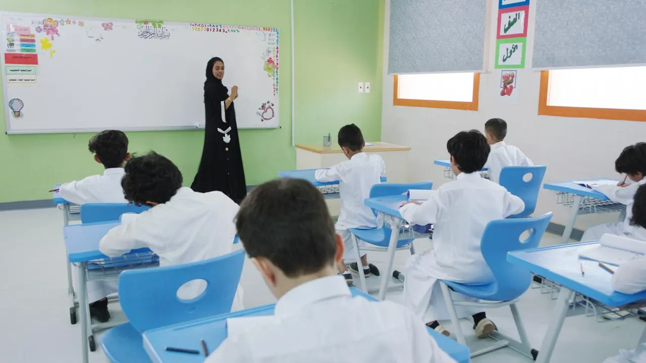 التقويم الدراسي الجديد.. كم يبلغ عدد الفصول الدراسية وأيام الإجازات؟