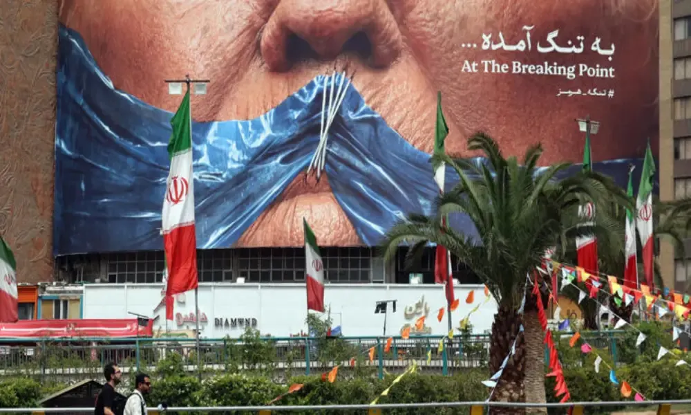 إيران تعلّق المفاوضات مع واشنطن وتتعهد بإغلاق مضيق هرمز.. ما السبب؟