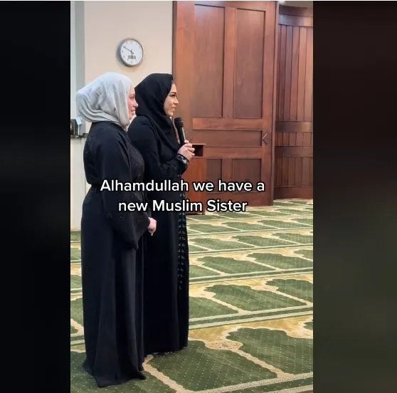 فيديو منتشر لفتاة تعتنق الإسلام في قطر.. ما حقيقته؟