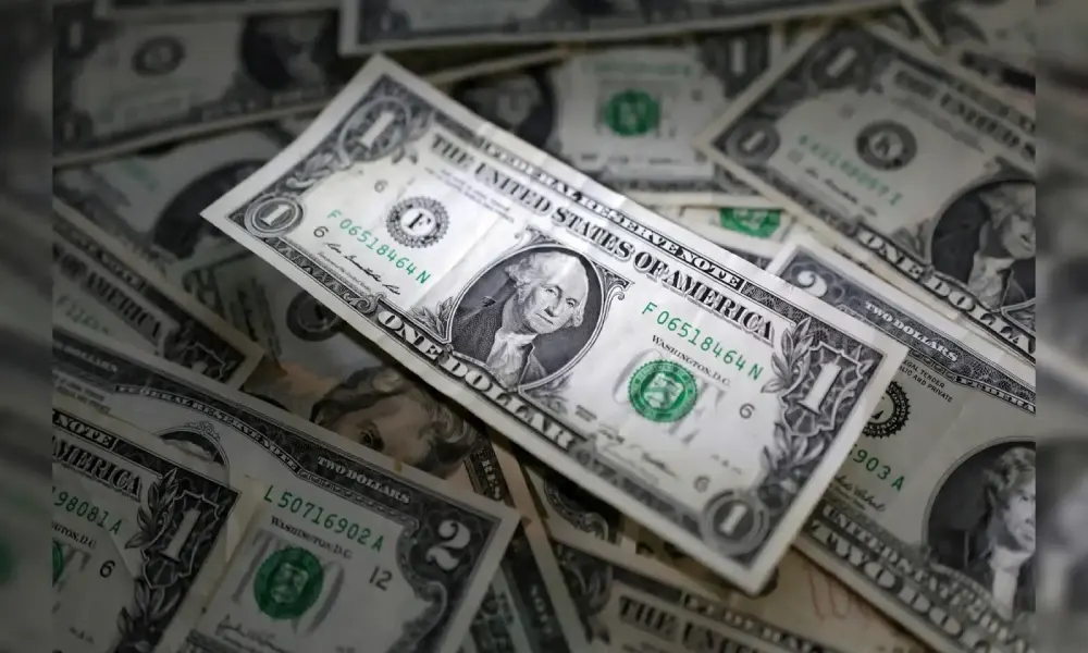 الدولار يتراجع لأدنى مستوى منذ 3 سنوات لهذا السبب