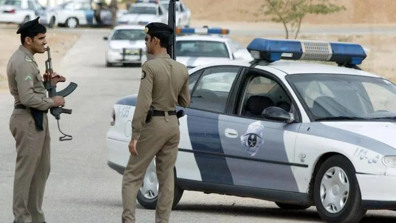نصاب الأرامل.. شاهد عملية قبض الشرطة السعودية عليه