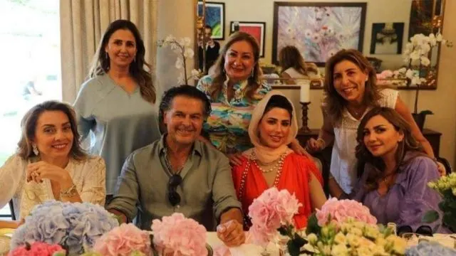 صورة جديدة منسوبة لزوجة السفير العراقي مع راغب علامة.. ما حقيقتها؟