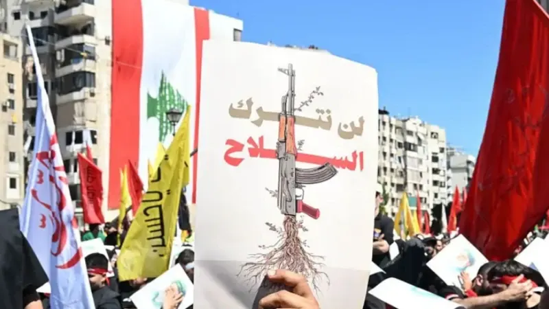 لبنان على حافة الحرب الأهلية.. ماذا بعد تحذيرات حزب الله؟