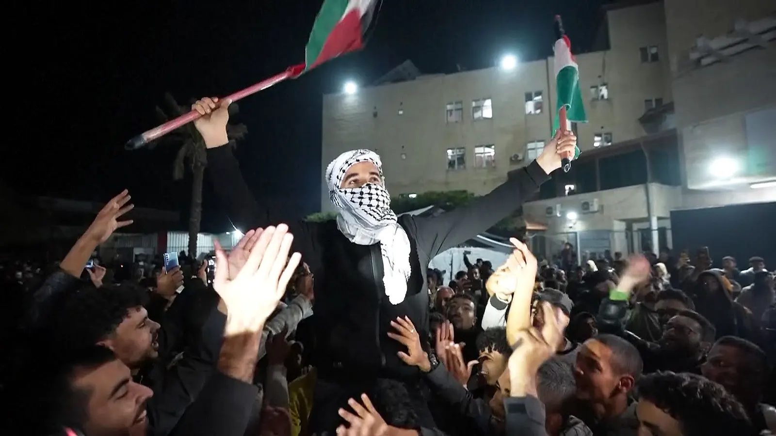احتفالات واسعة في غزة وإسرائيل بعد اتفاق مبدئي بإنهاء الحرب