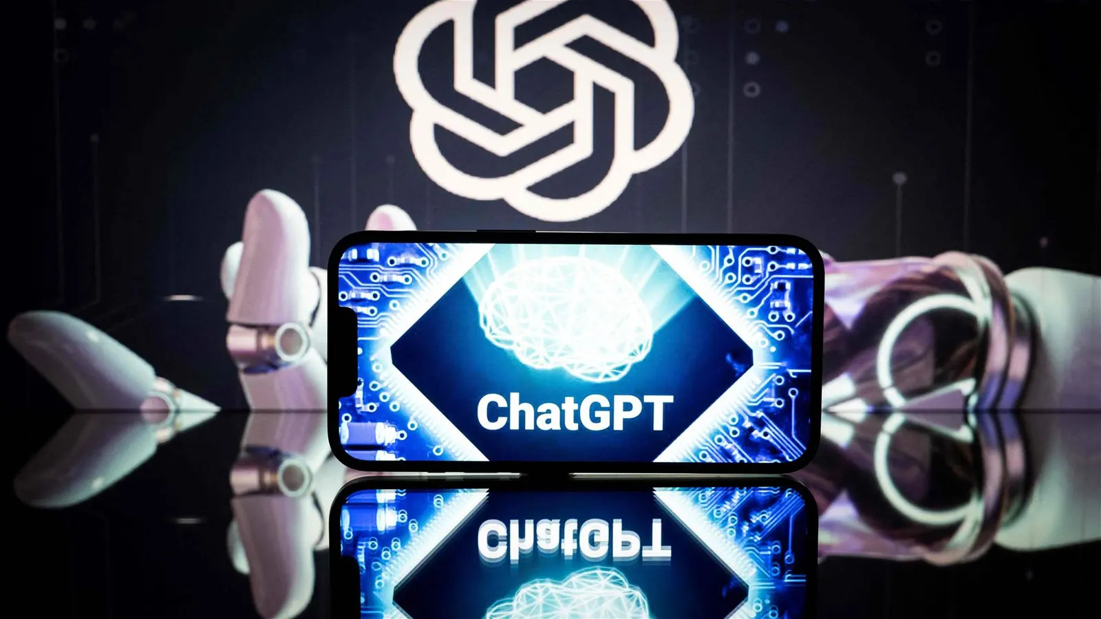 بعدما حظرته إيطاليا.. هكذا تتعامل البلدان الأخرى مع "chatGPT"