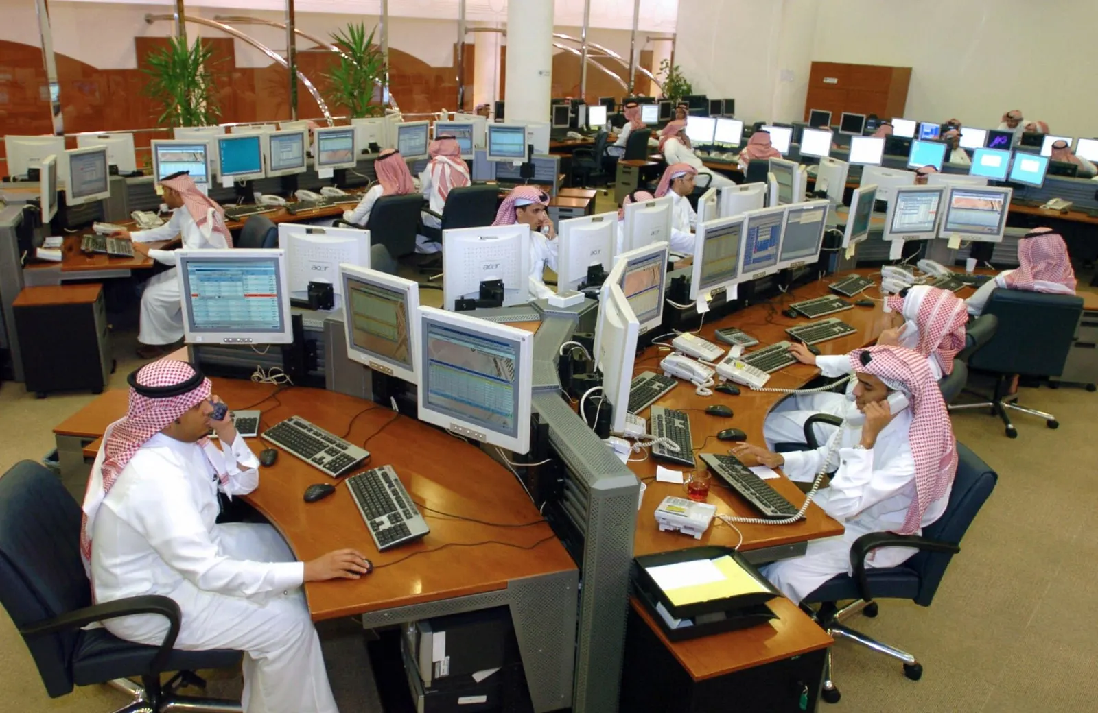 معدلات الصحة والسلامة للعاملين بالمملكة.. 45.8% يعملون أكثر من 40 ساعة أسبوعيًا
