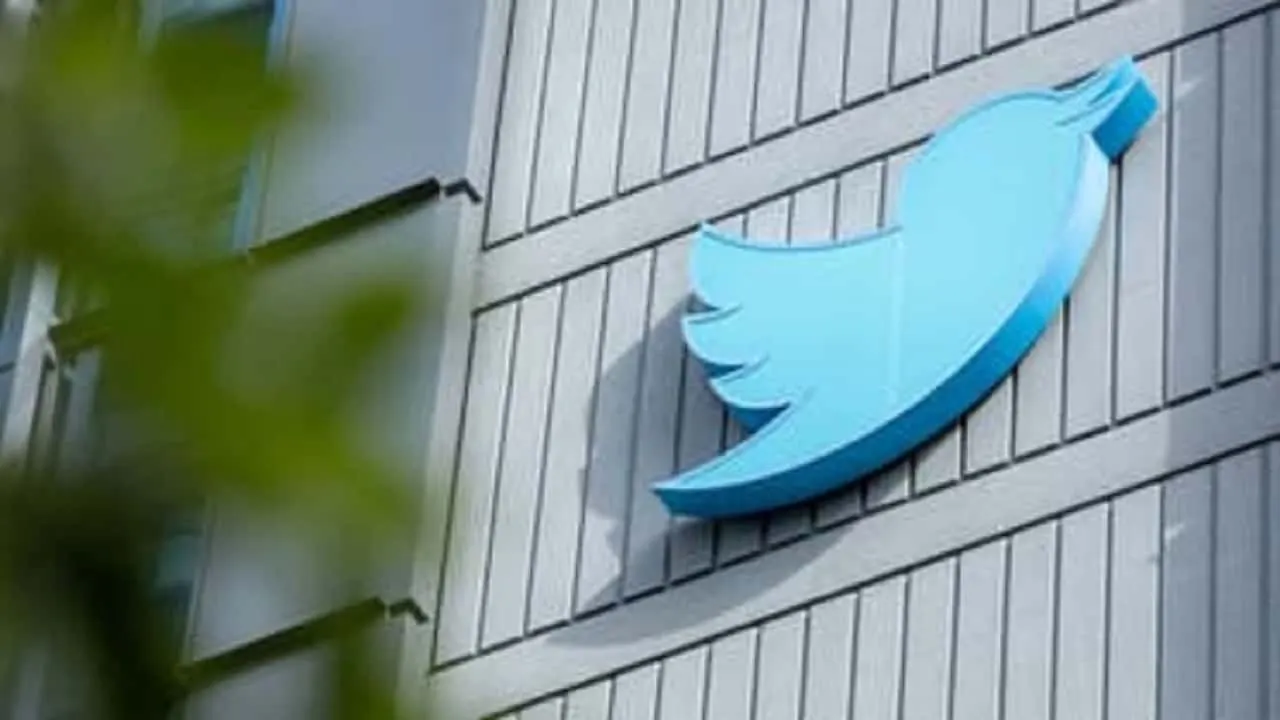 كم خسرت Twitter منذ استحواذ "إيلون ماسك" عليها؟