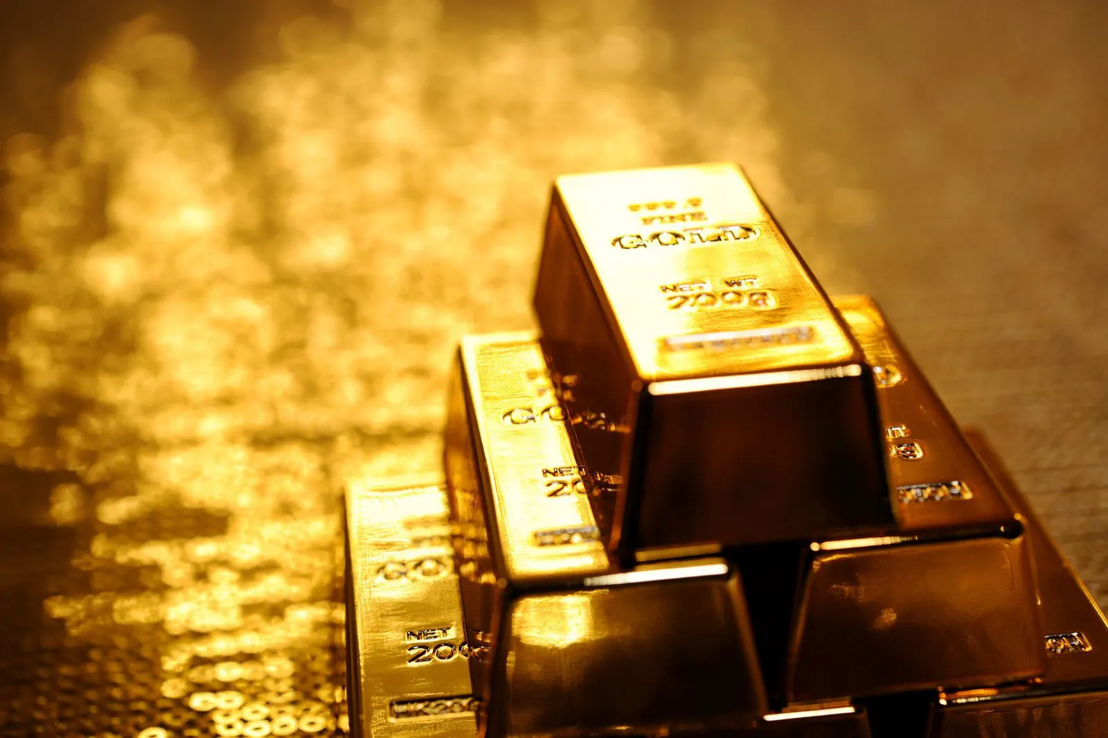 ذهب المملكة يلمع.. حجم المبيعات في عام ونصف