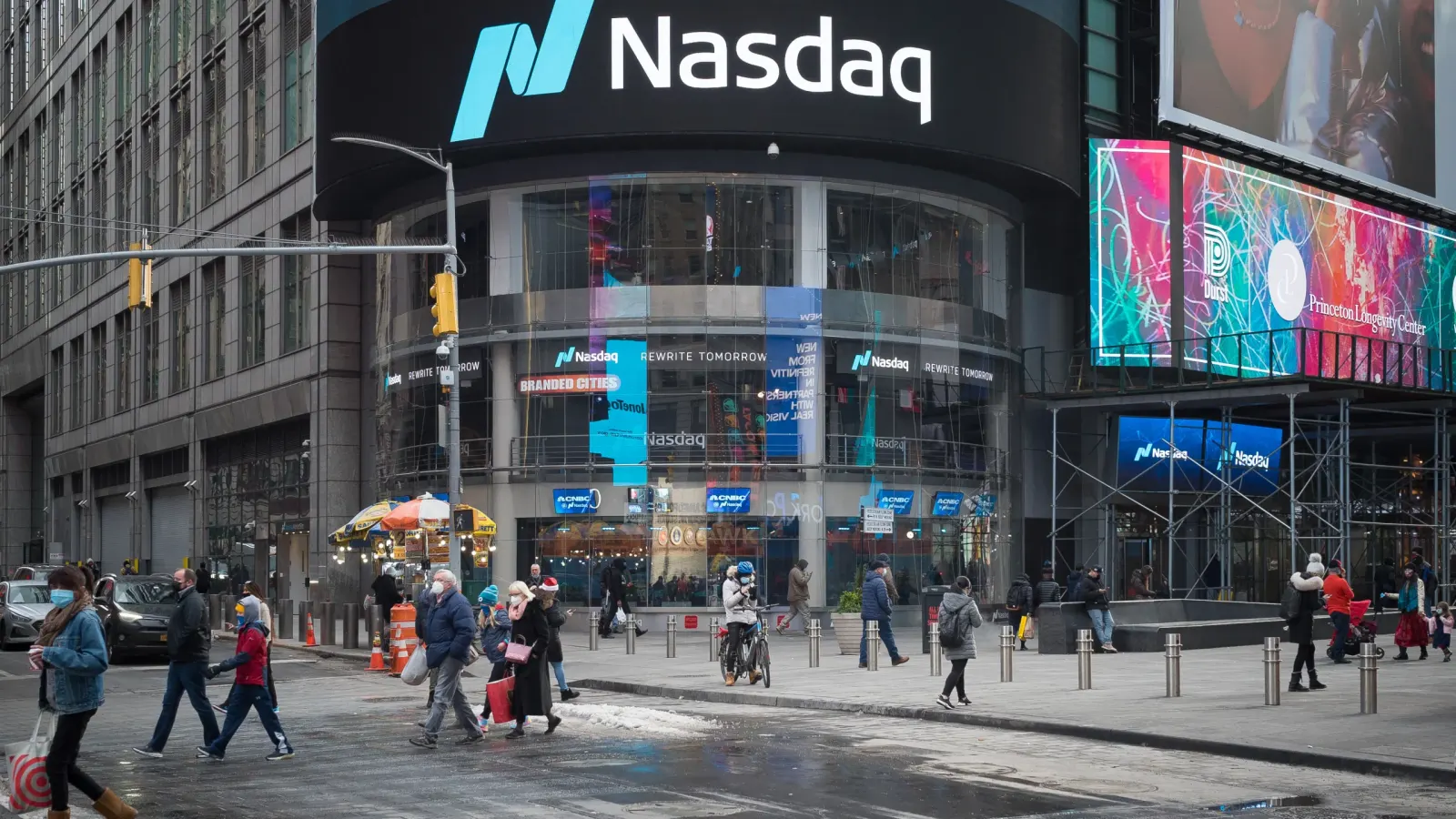 مؤشر ناسداك "Nasdaq 100".. أبرز الشركات المهيمنة