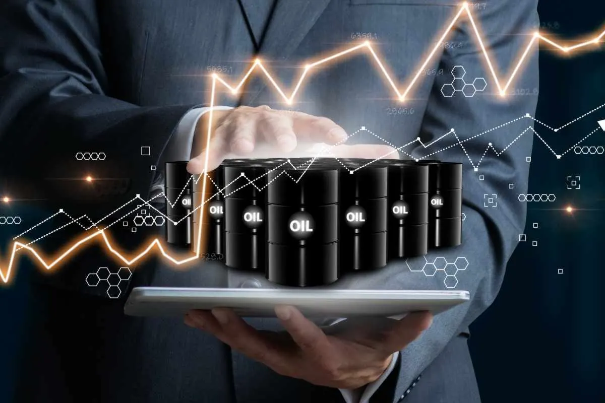 توقعات أسعار النفط لعام 2025: وكالة الطاقة الأمريكية ترفع تقديرات خام برنت وWTI