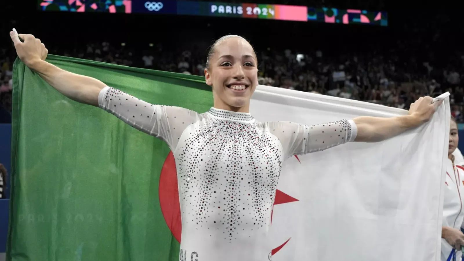 كيليا نمور.. حكاية الفراشة الجزائرية صاحبة أول ذهبية عربية في باريس 2024
