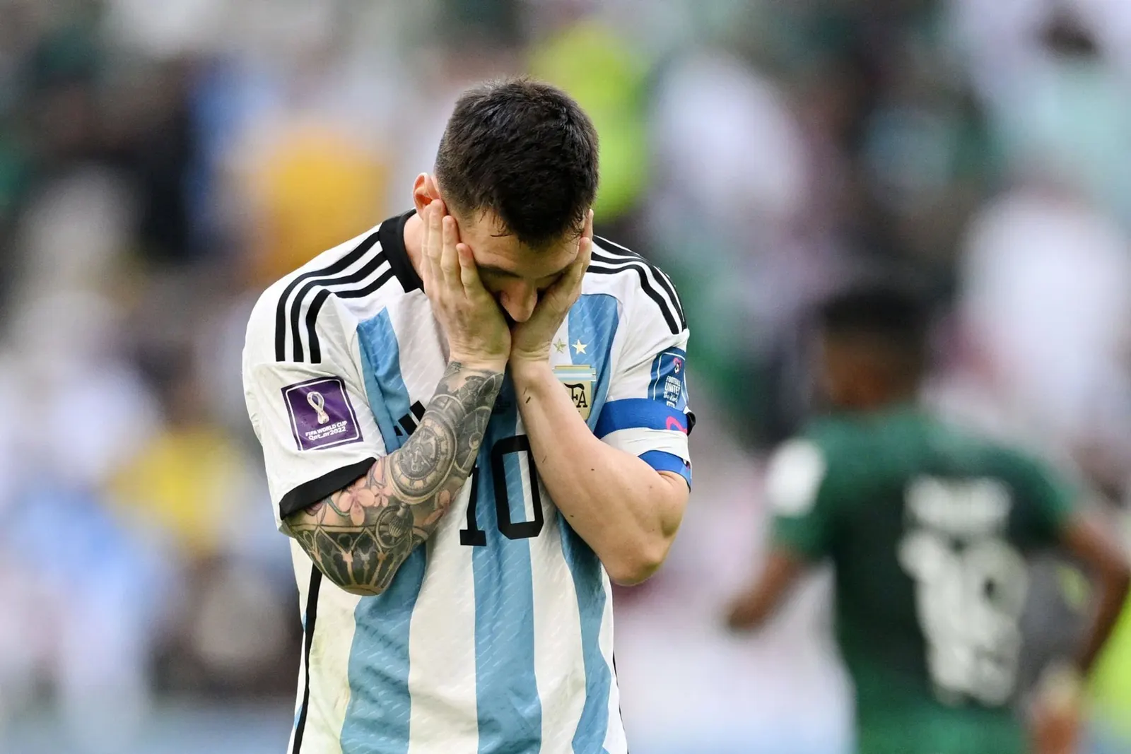 عقوبات للمنتخب الأرجنتيني بعد فوز السعودية.. من المدرب والصحافة!