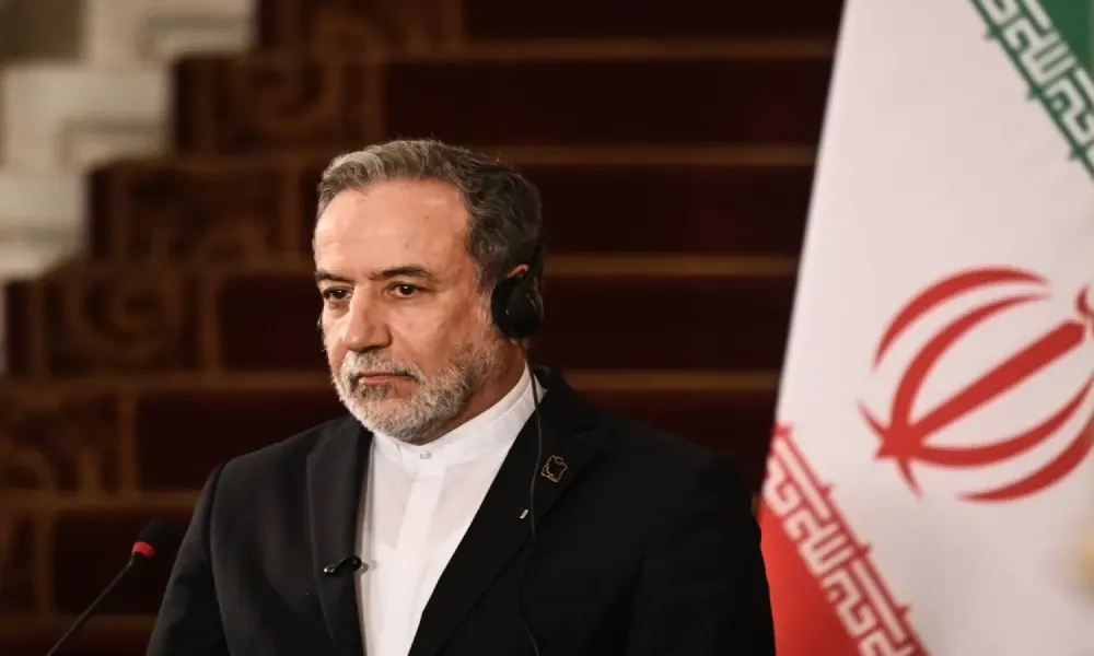 إيران تؤكد ثبات العقيدة النووية وتدعو لترتيبات جديدة في هرمز