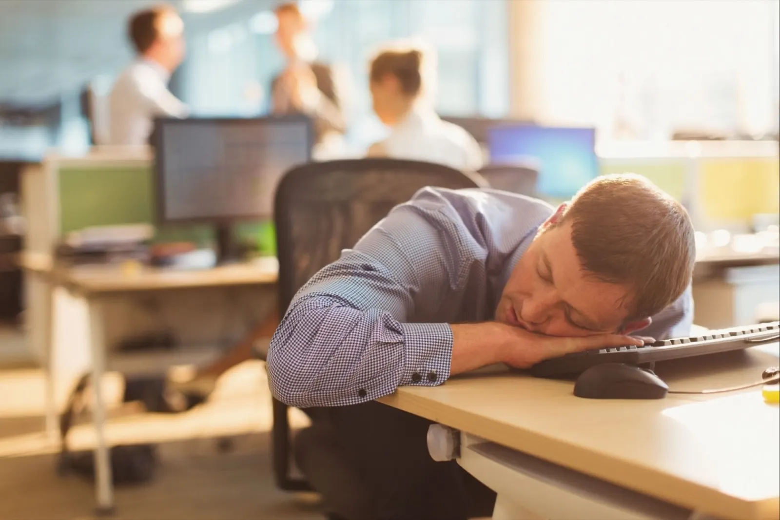 خبراء علم النفس: التسويف وتأجيل الأعمال يحمل عواقب عملية ونفسية خطيرة