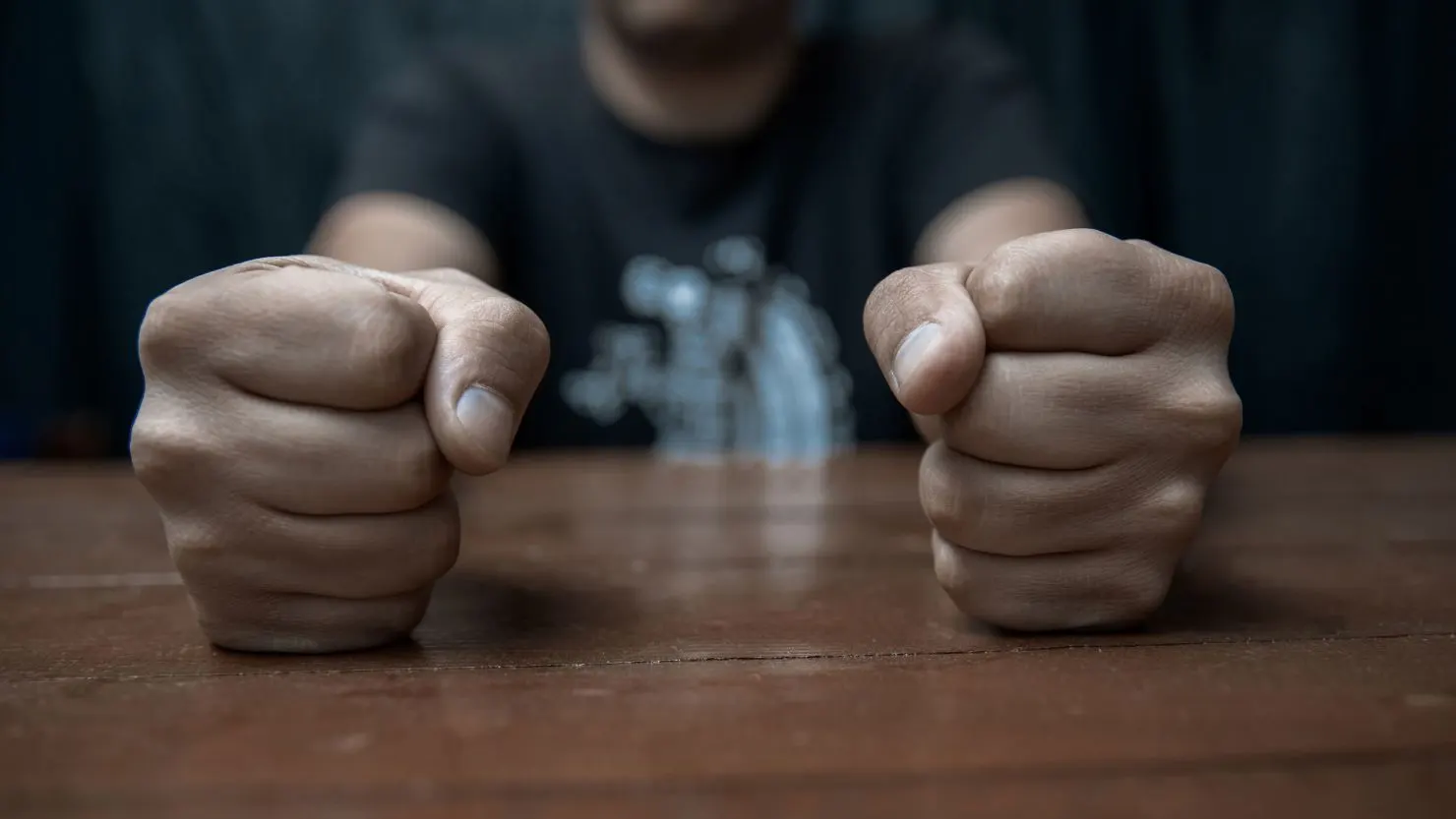 هل تنفعل وتندم على أفعالك لاحقًا؟.. إليك خطة تعديل سلوكك