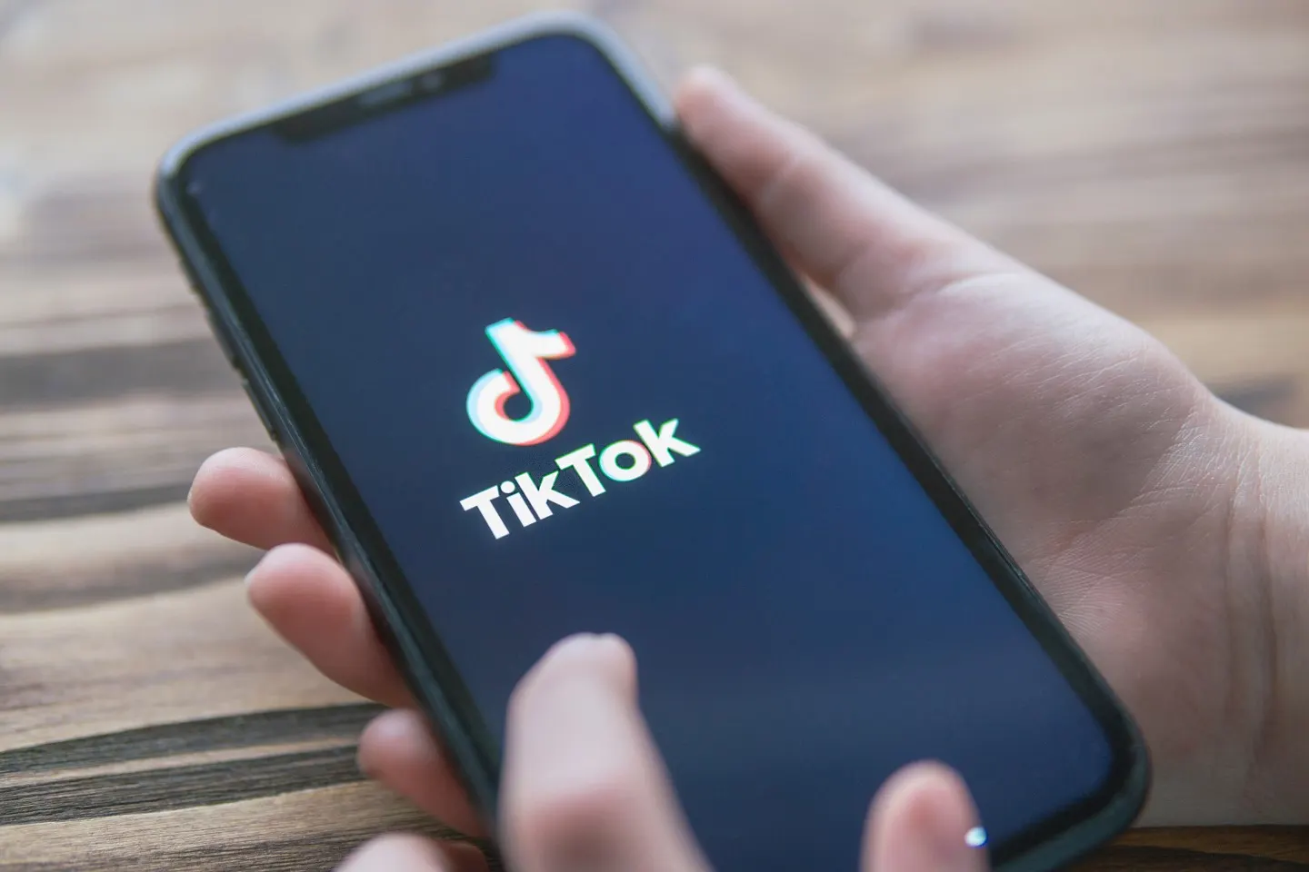 فاجعة في لبنان.. توقف قلب طفل بسبب "TikTok"