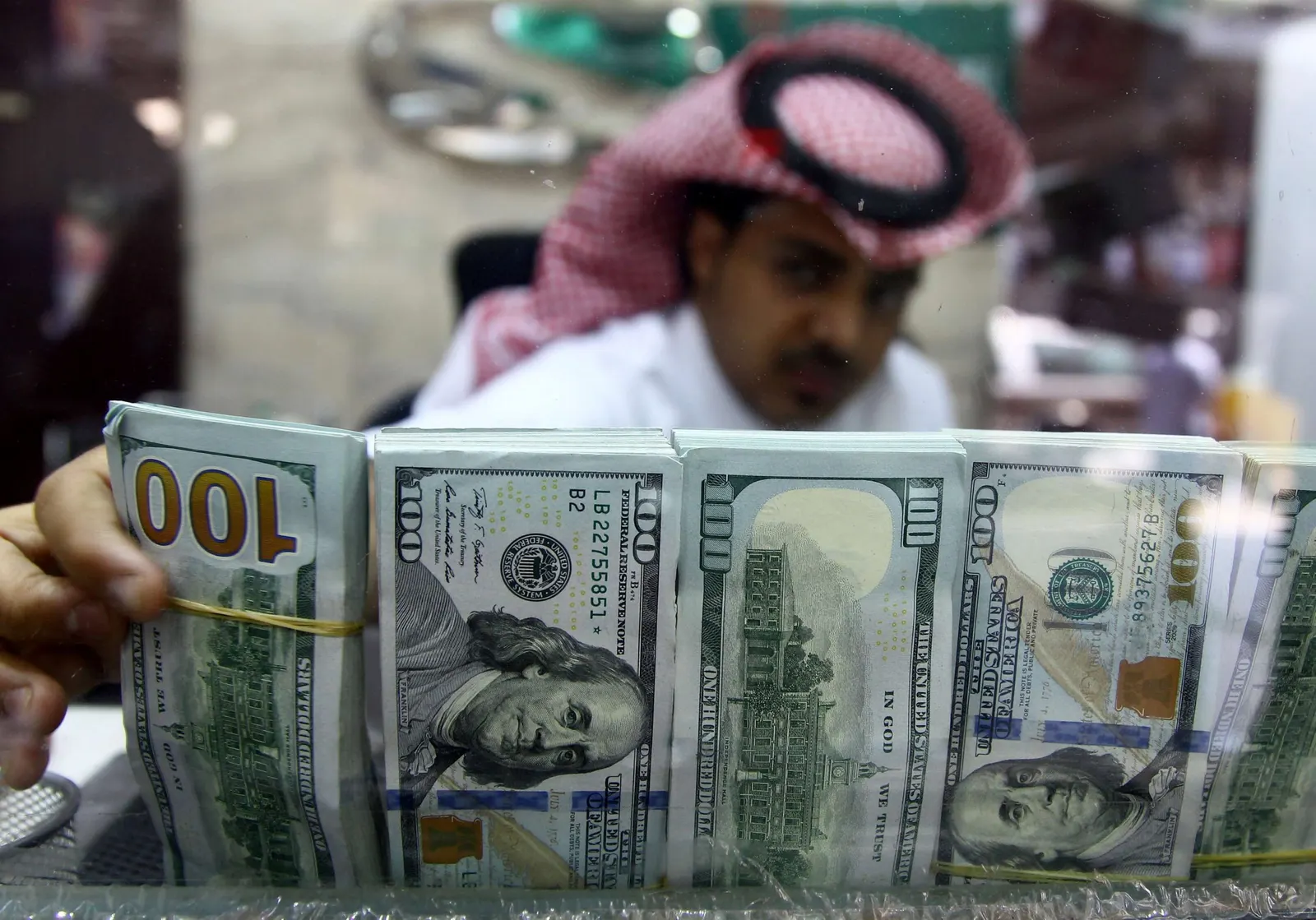 الاحتياطيات الأجنبية السعودية تبلغ 1.67 تريليون دولار.. فما أهمية ذلك؟