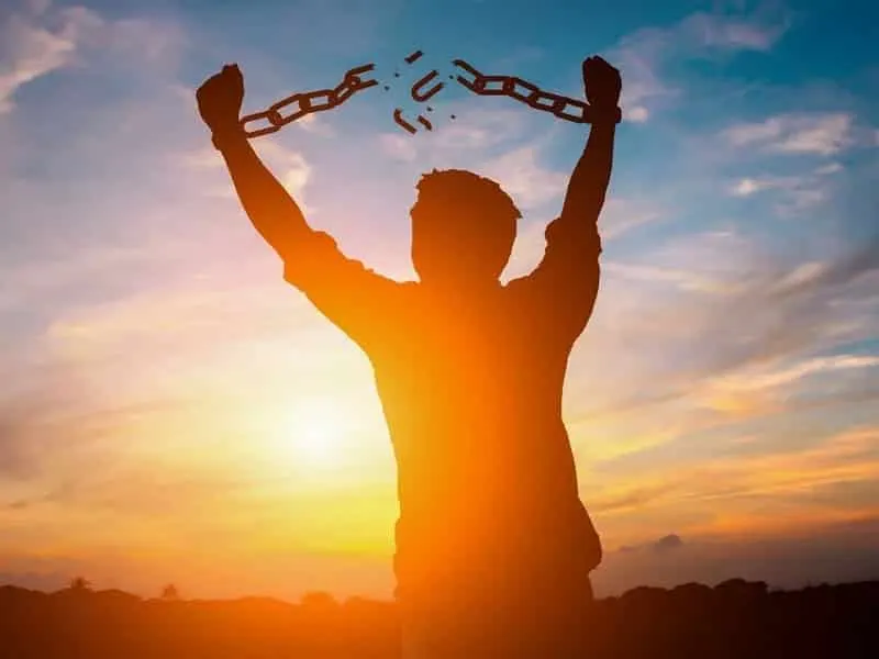 ماذا يحدث للجسم عند التوقف عن تعاطي المخدرات؟
