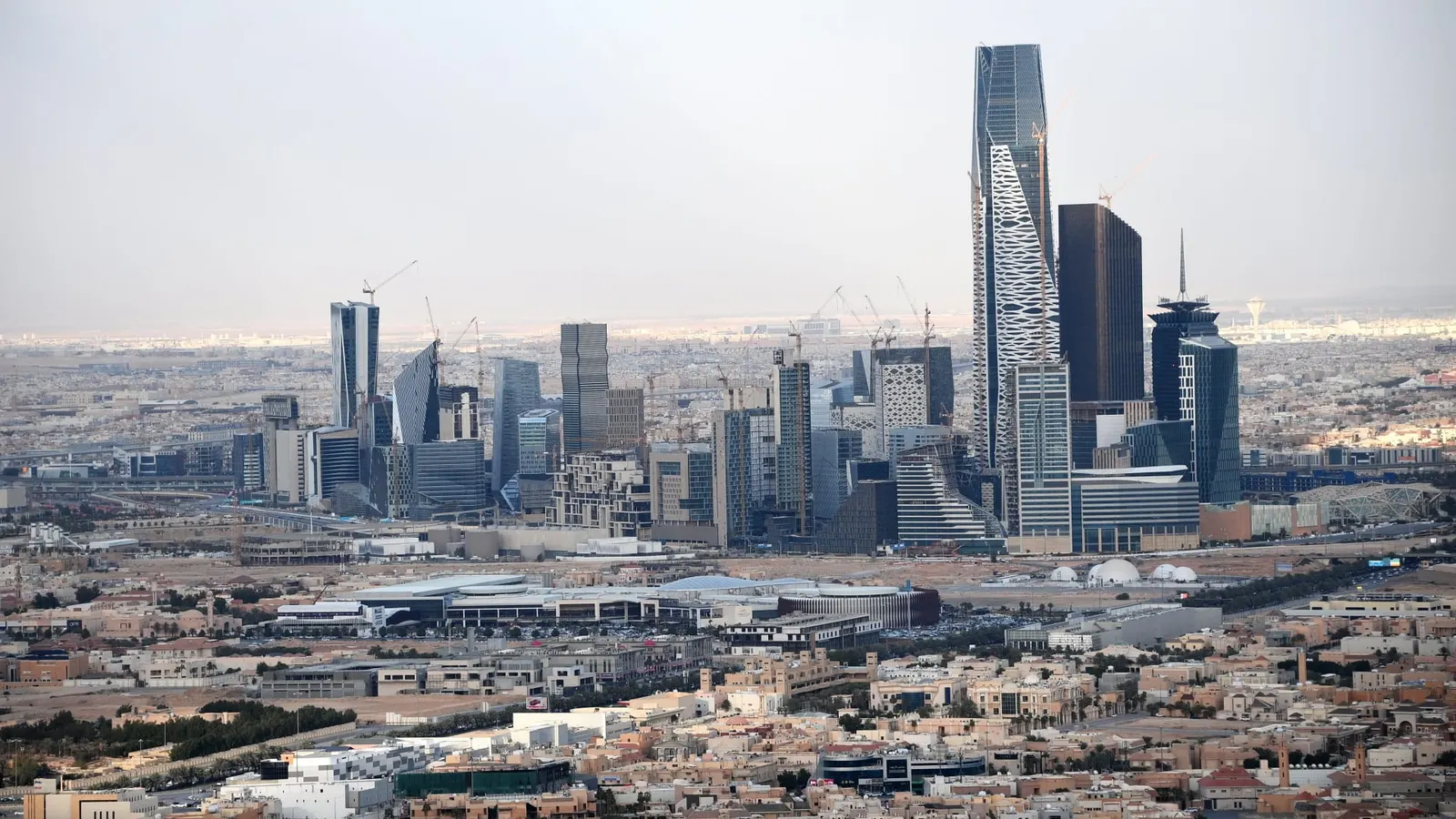انهيار أم تصحيح مسار؟ هذا ما يحدث في سوق العقارات بالسعودية