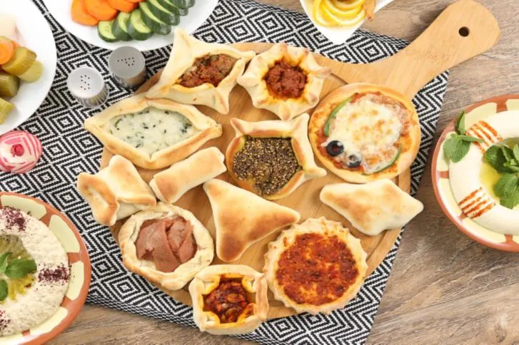 الأكل الجماعي في العمل.. كيف يؤثر على الإنتاج؟