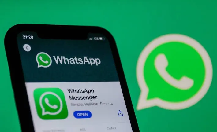 لماذا حذفت Apple تطبيق WhatsApp من متجرها في الصين؟