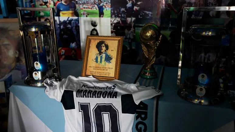 لماذا تبحث أديداس عمن يحملون اسم مارادونا؟