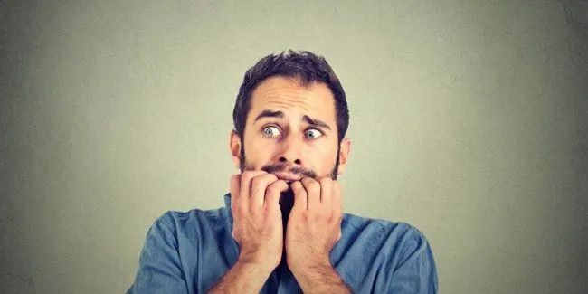 أعراضهما متشابهة.. ما الفرق بين نوبة الهلع ونوبة القلق؟