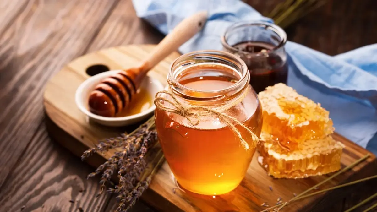 ما أساليب غش العسل؟ وكيف نفرق بين المغشوش والطبيعي؟