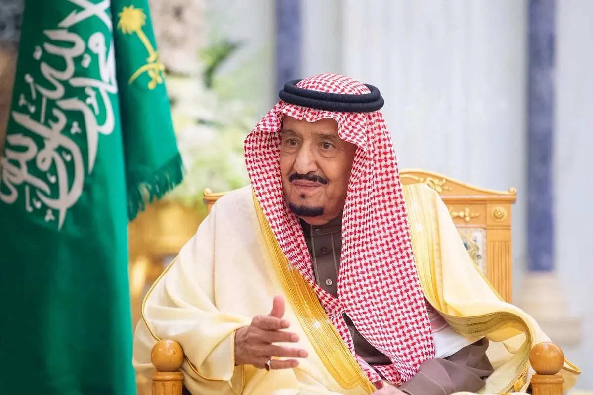 الملك سلمان يوجه بتخصيص 10 ملايين دولار للاجئي أوكرانيا