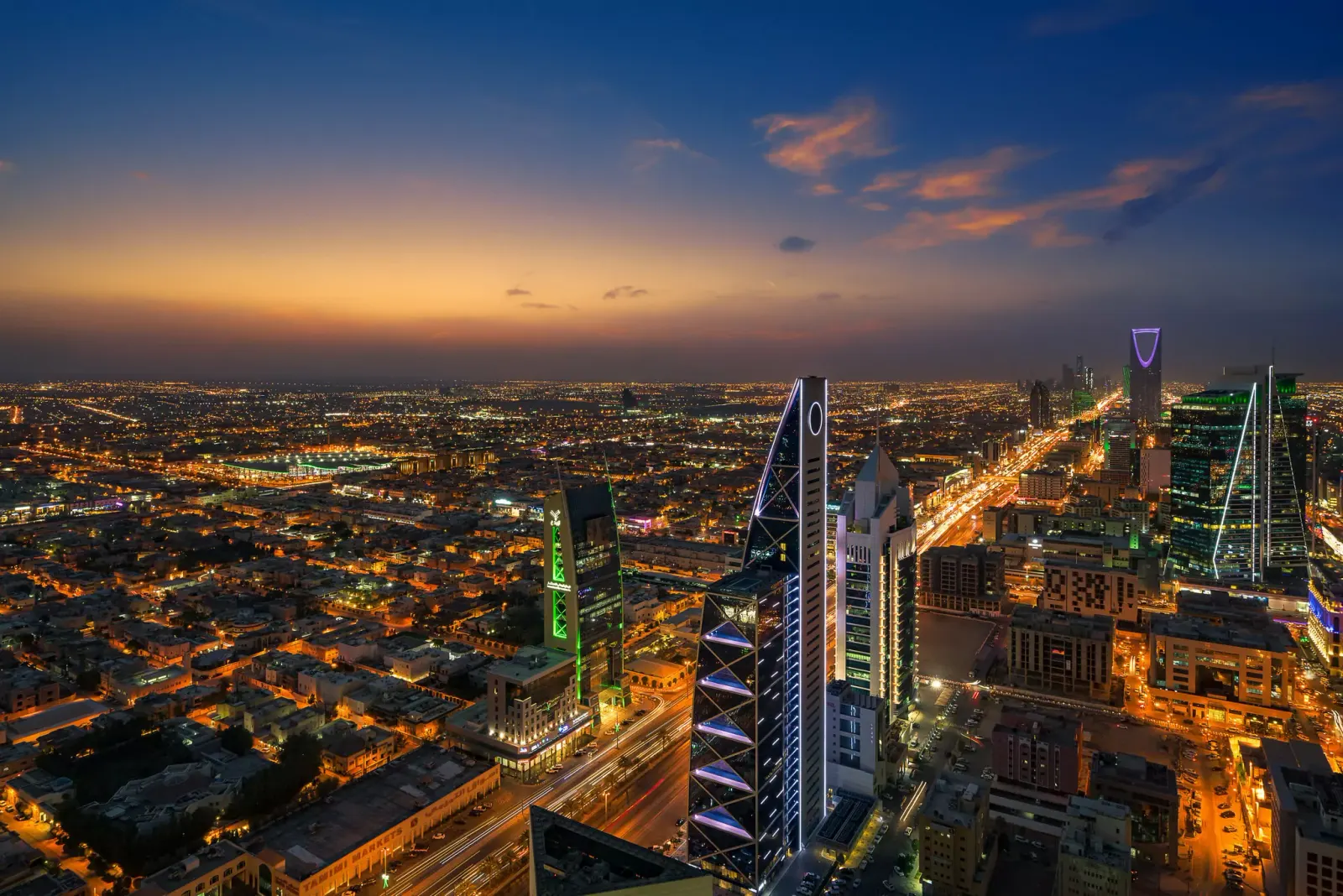 لماذا أوقفت المملكة التعاقدات مع الشركات الأجنبية ذات المقرات الإقليمية؟