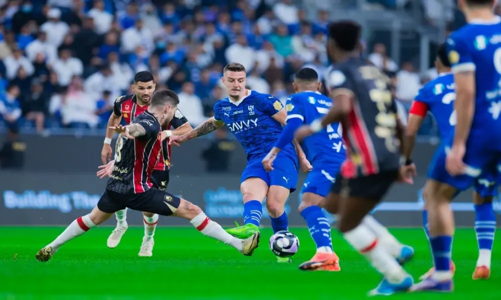 موعد مباراة الهلال والرائد والقنوات الناقلة والتشكيل المتوقع