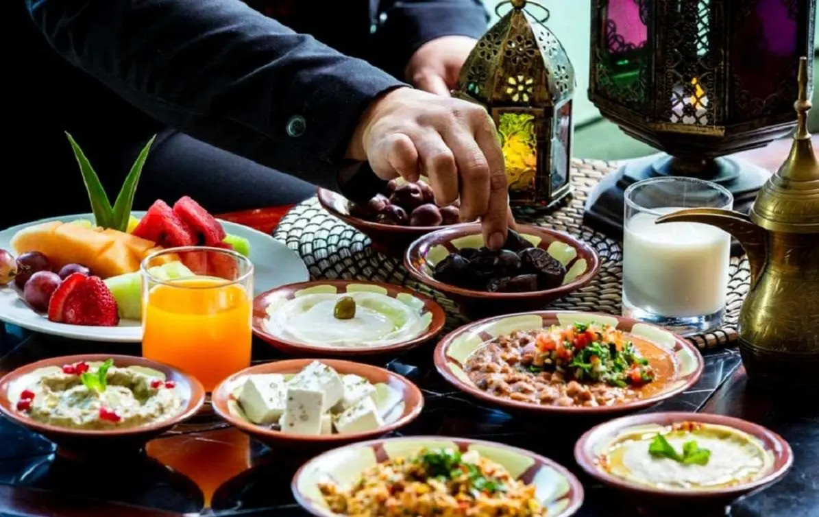 هذا ما يحدث لجسمك عند النوم بعد السحور