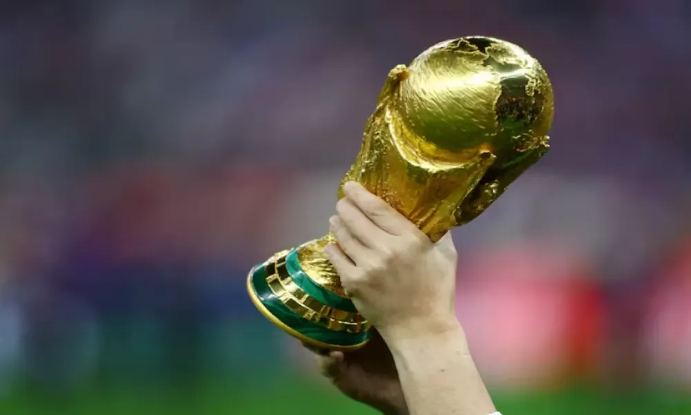 "فيفا" يدرس زيادة عدد منتخبات كأس العالم مجددًا