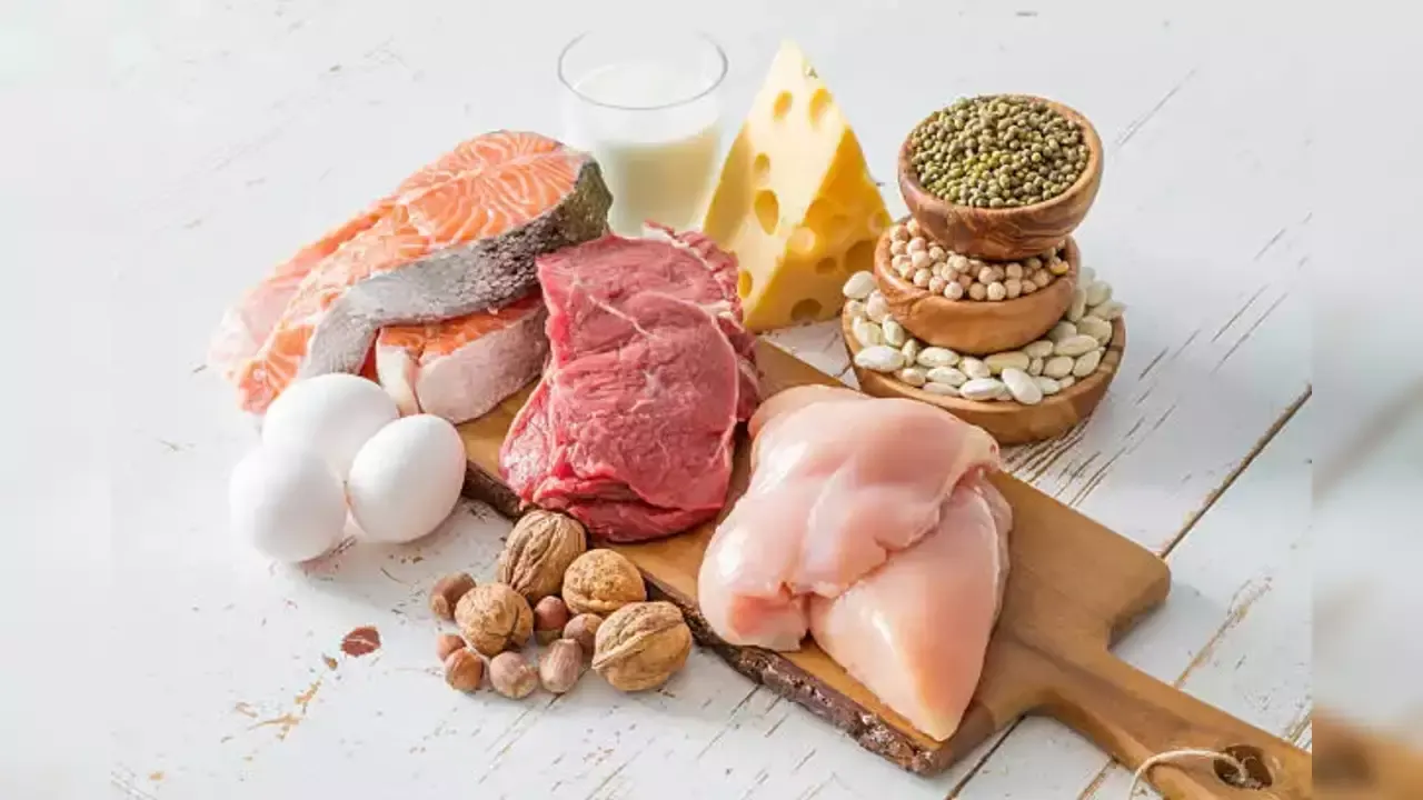 تناول البروتين والإمساك.. العلاقة والعلاج