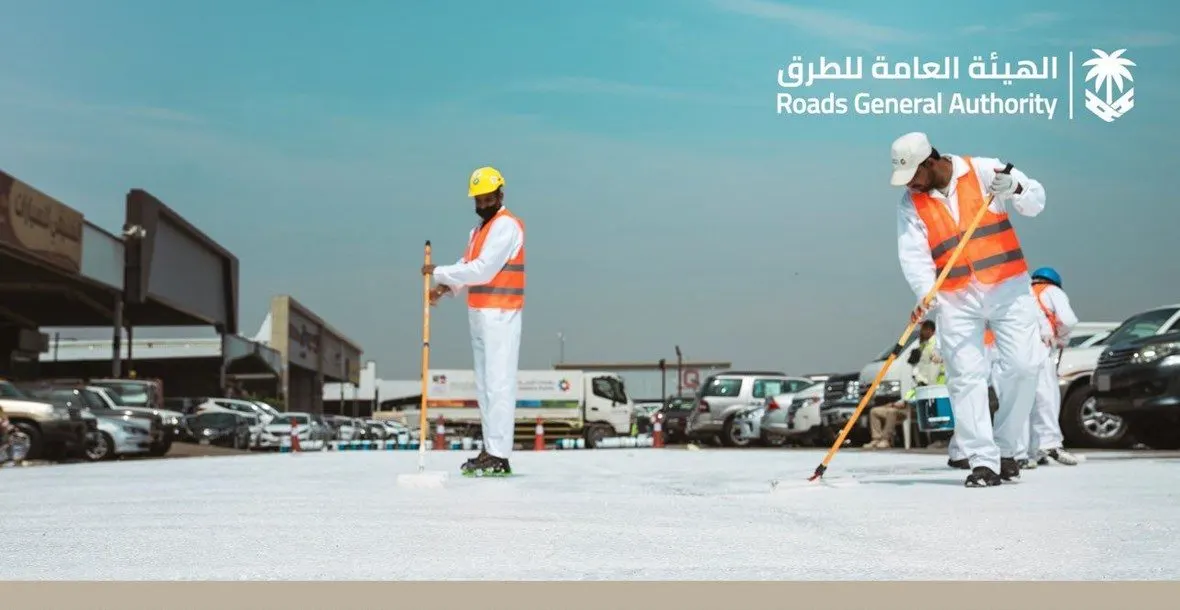 بدء تجربة تقنية جديدة لتبريد الطرق في المملكة