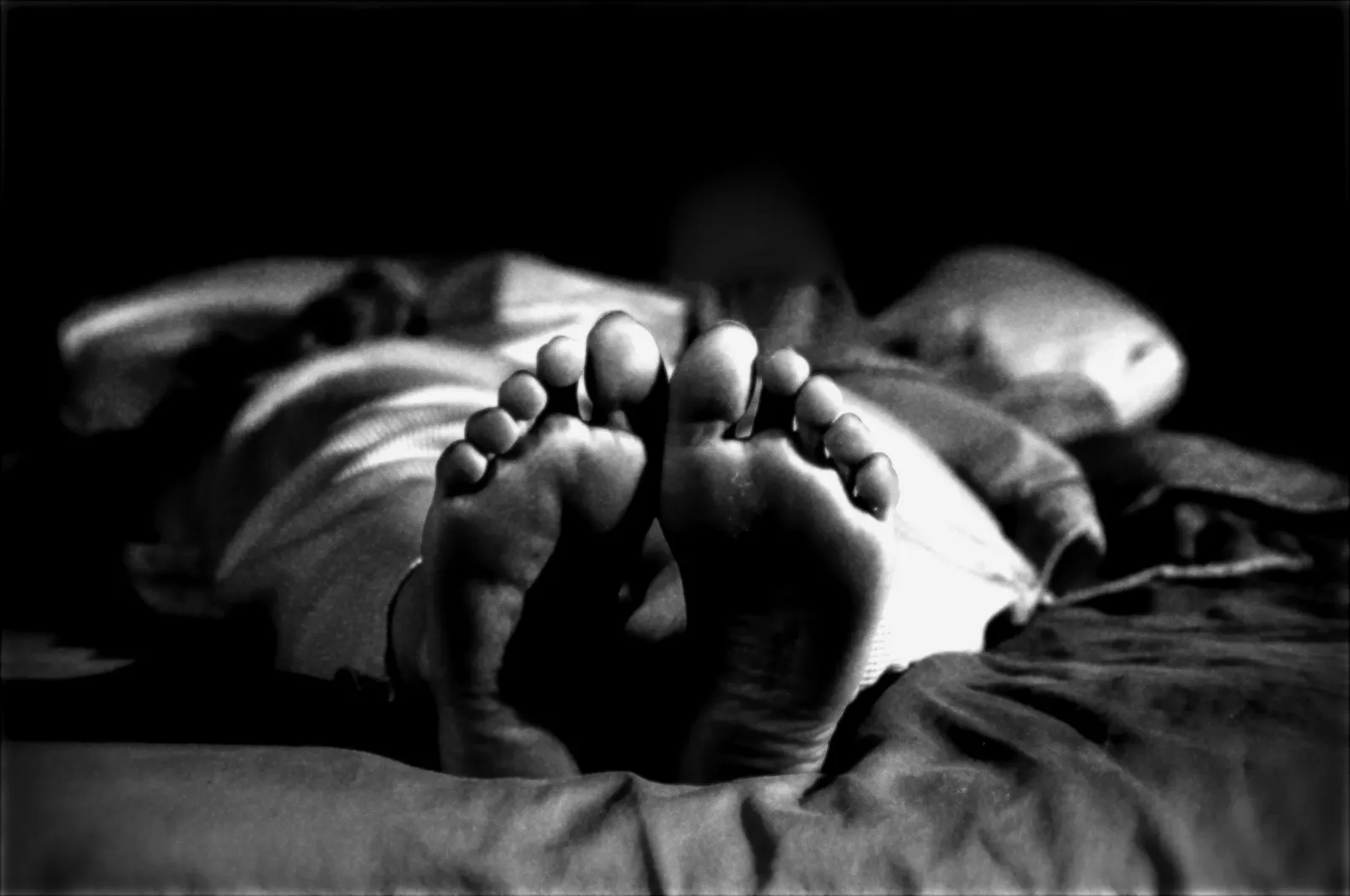 الجاثوم.. لماذا يستيقظ البعض وهم غير قادرين على الحركة؟
