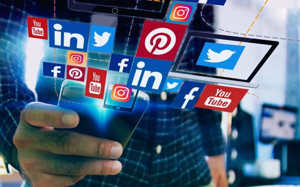 الدول التي قضى سكانها أطول وقت على وسائل التواصل الاجتماعي في 2021