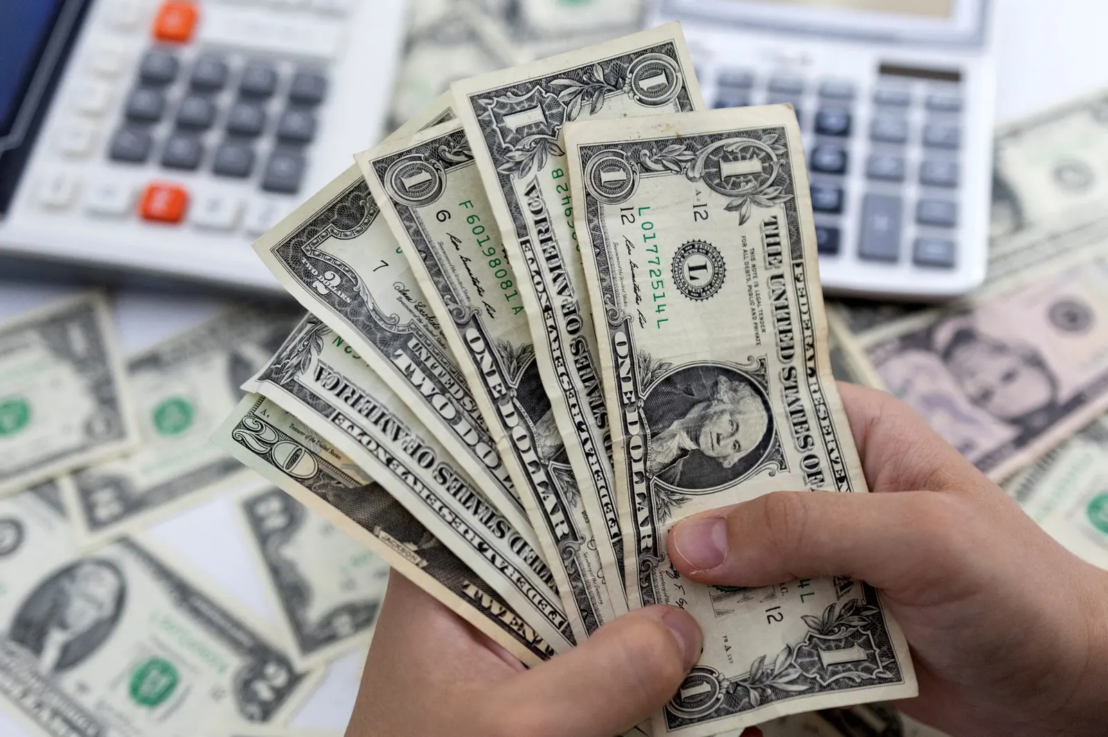 مؤشر الدولار يقفز لأعلى مستوياته منذ أشهر تزامنًا مع فوز ترامب