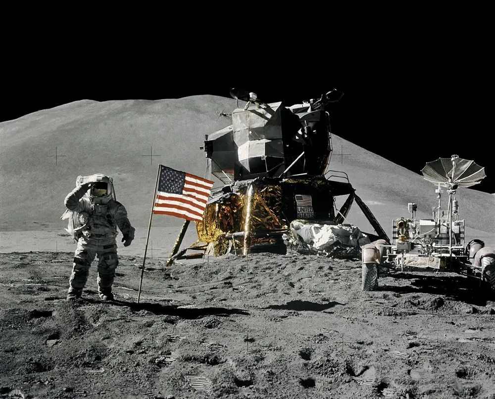لماذا توقفت الرحلات البشرية إلى القمر منذ عام 1972؟.. مختص يجيب