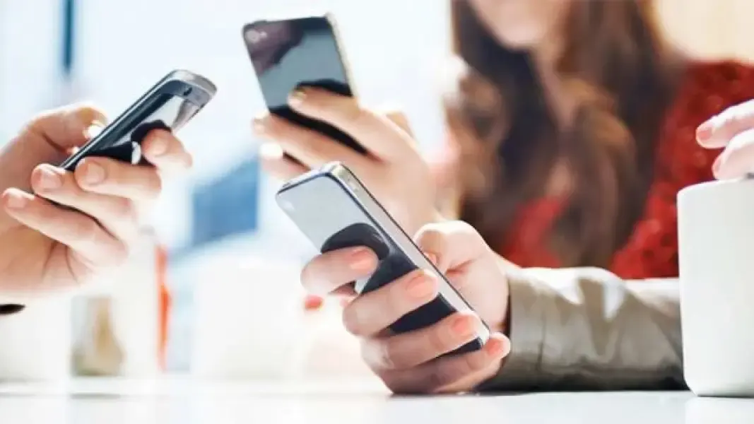 ماليزيا تحظر منصات التواصل الاجتماعي للأطفال دون 16 عامًا