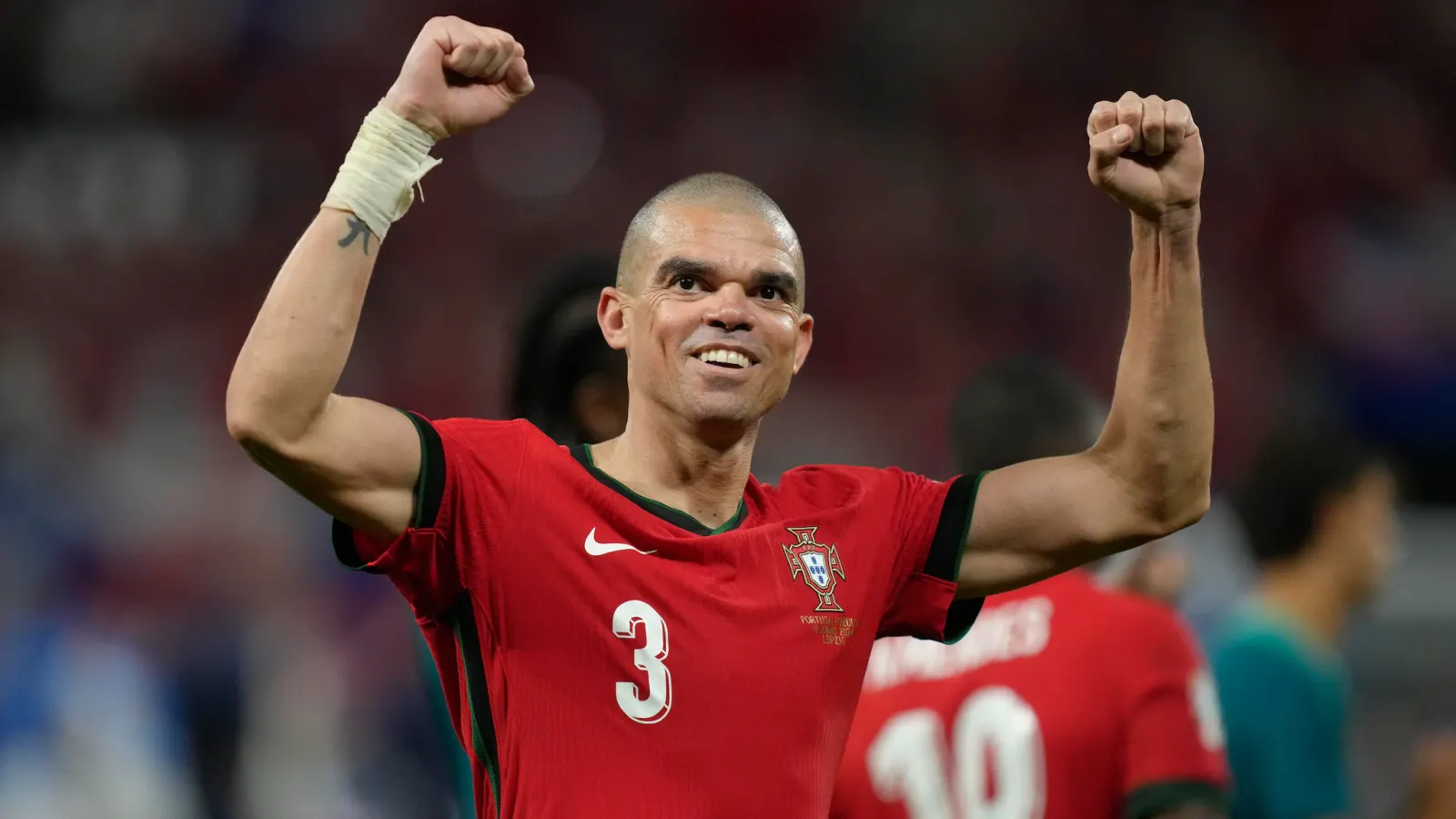 أكبر لاعب في تاريخ "أمم أوروبا".. رقم قياسي جديد يحققه "بيبي"