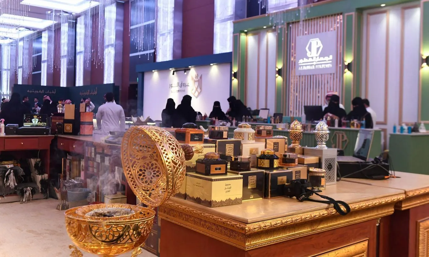 بالصور.. انطلاق معرض البخور والعطور الدولي في "تبوك"
