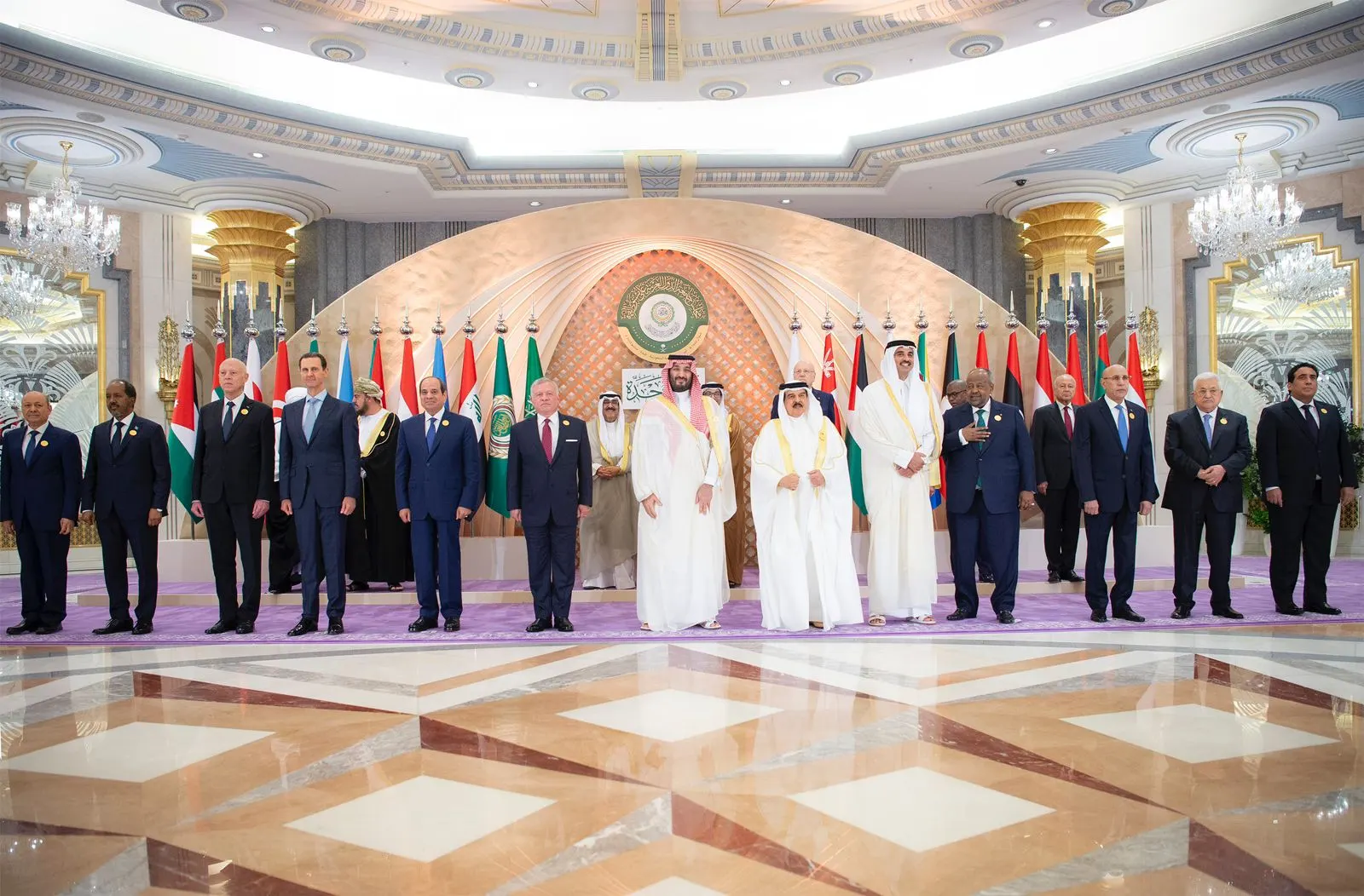 على رأسها تعزيز العمل العربي المشترك.. 11 بندًا تضمنه "إعلان جدة"