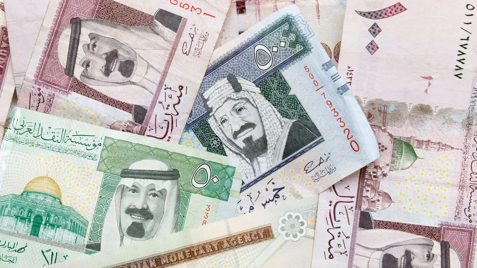 على مدار قرون.. قصة تطور العملات في الجزيرة العربية