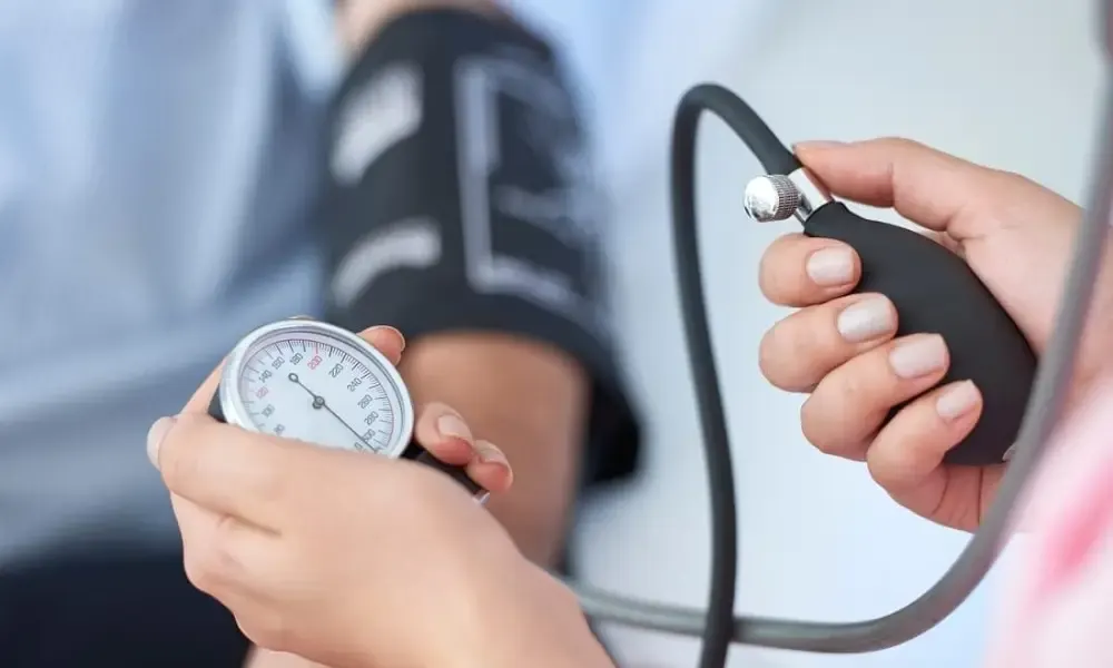 اكتشاف مفتاح خفي لارتفاع ضغط الدم وطريقة جديدة لعلاجه